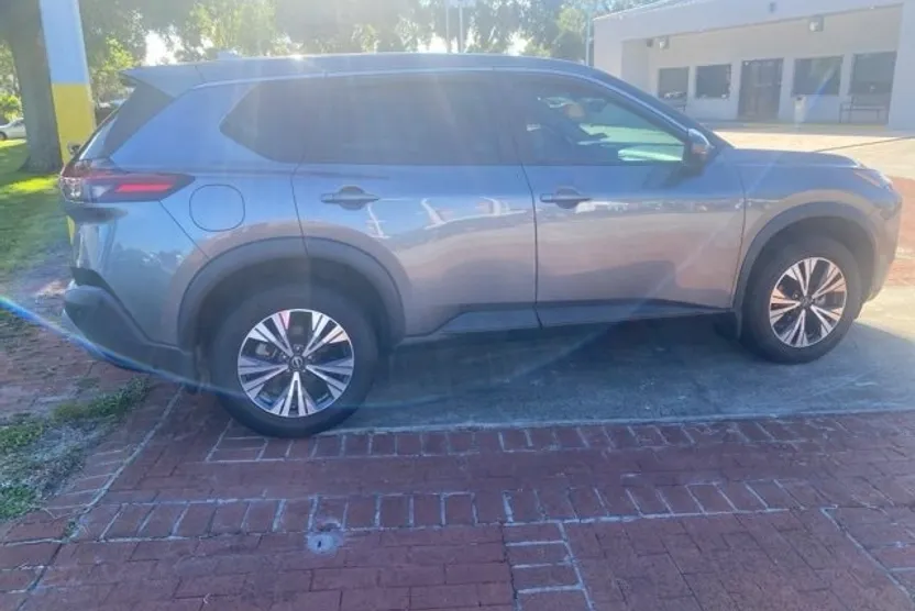 2023 Nissan Rogue SV photo 1