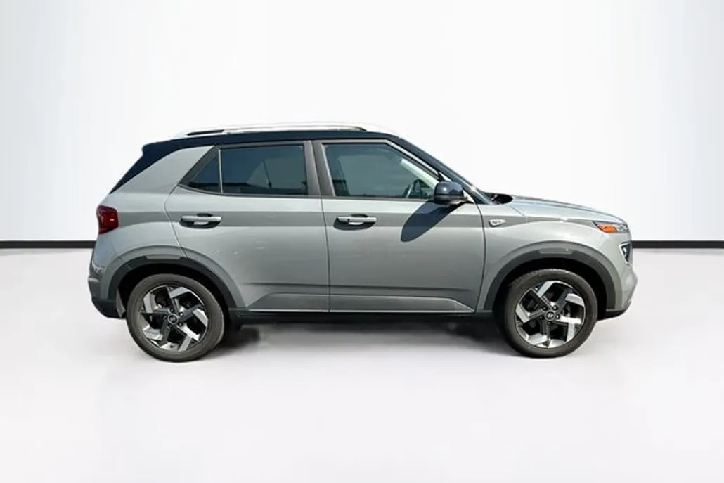 2022 Hyundai Venue SEL Limited photo 1