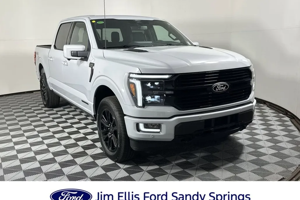 2025 Ford F-150 Platinum photo 1