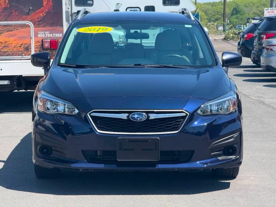 2019 Subaru Impreza Premium photo 1
