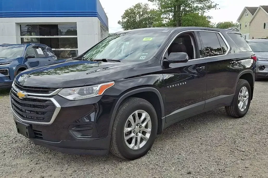 2019 Chevrolet Traverse LS photo 1