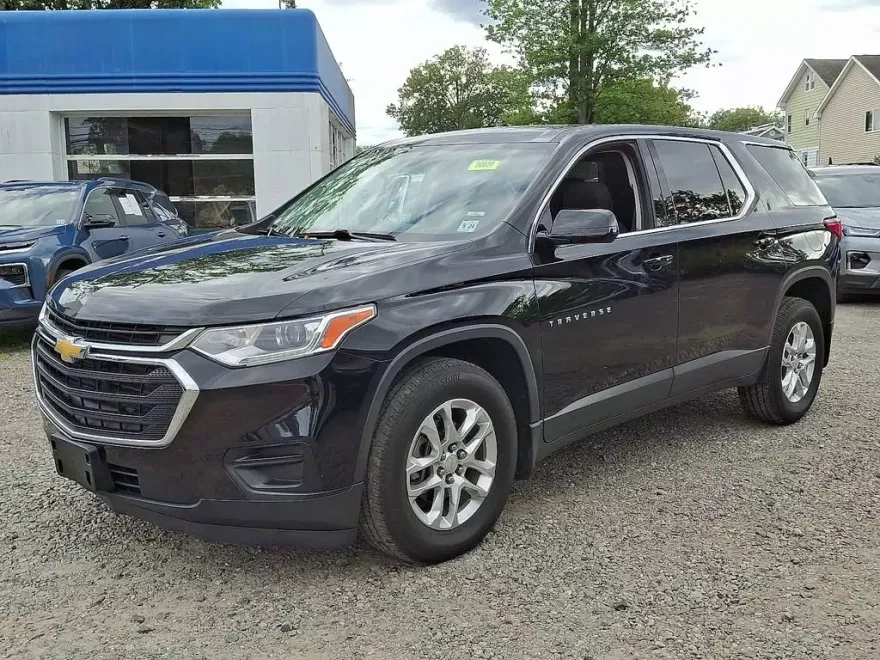 2019 Chevrolet Traverse LS photo 1