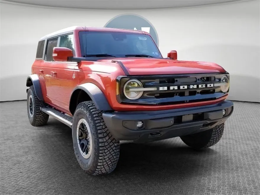 2024 Ford Bronco Outer Banks photo 1