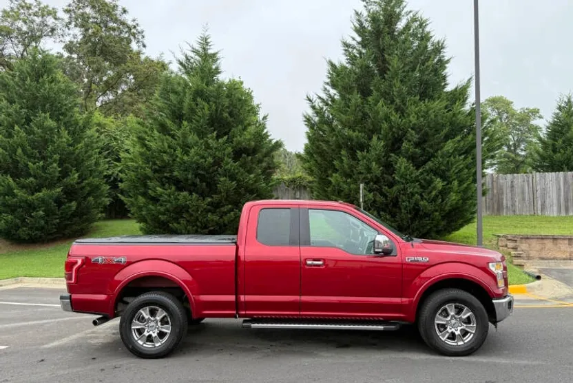 2016 Ford F-150 Lariat photo 1