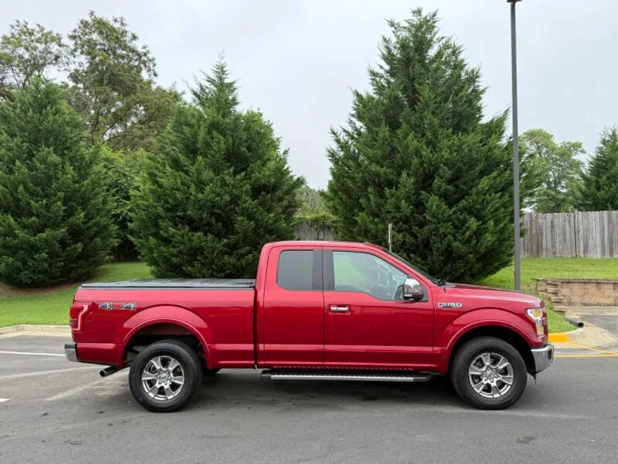 2016 Ford F-150 Lariat photo 1