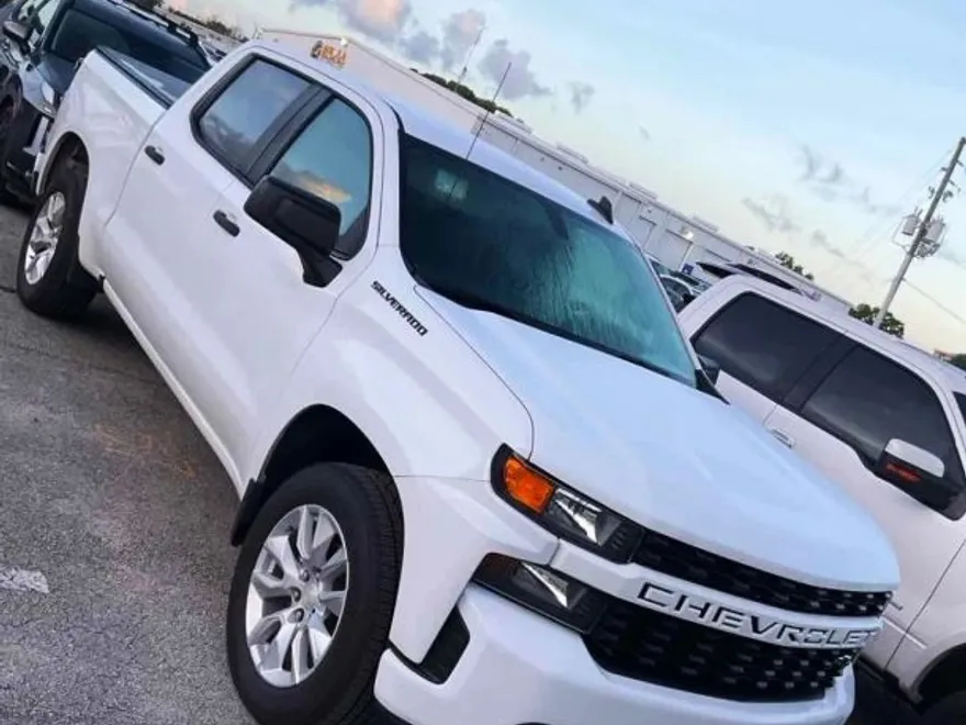 2021 Chevrolet Silverado 1500 Custom photo 1
