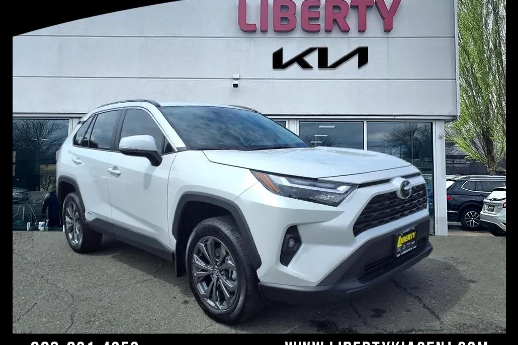2025 Toyota RAV4 Hybrid XLE Premium photo 1