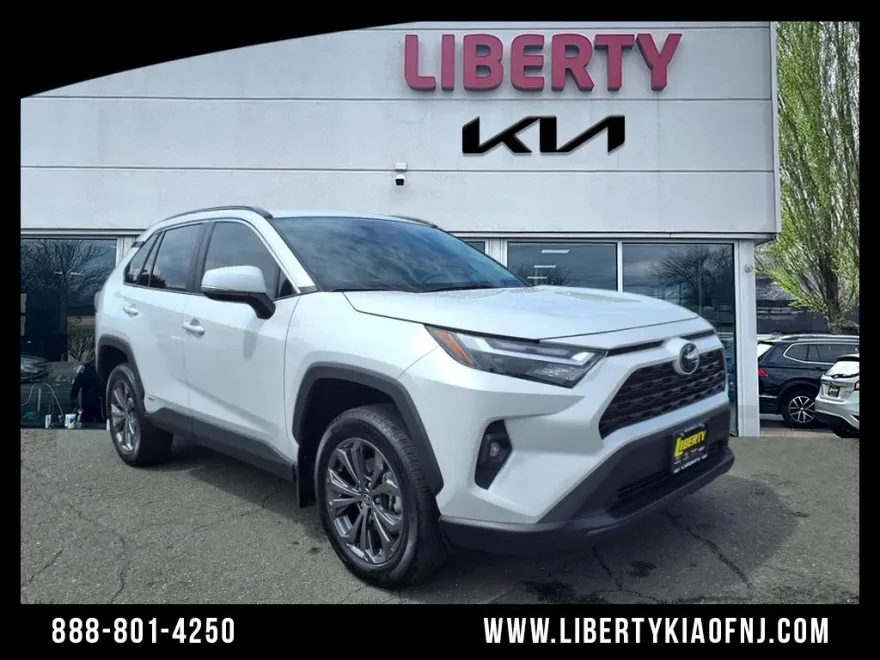 2025 Toyota RAV4 Hybrid XLE Premium photo 1