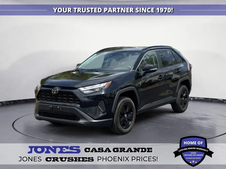 2022 Toyota RAV4 XLE photo 1