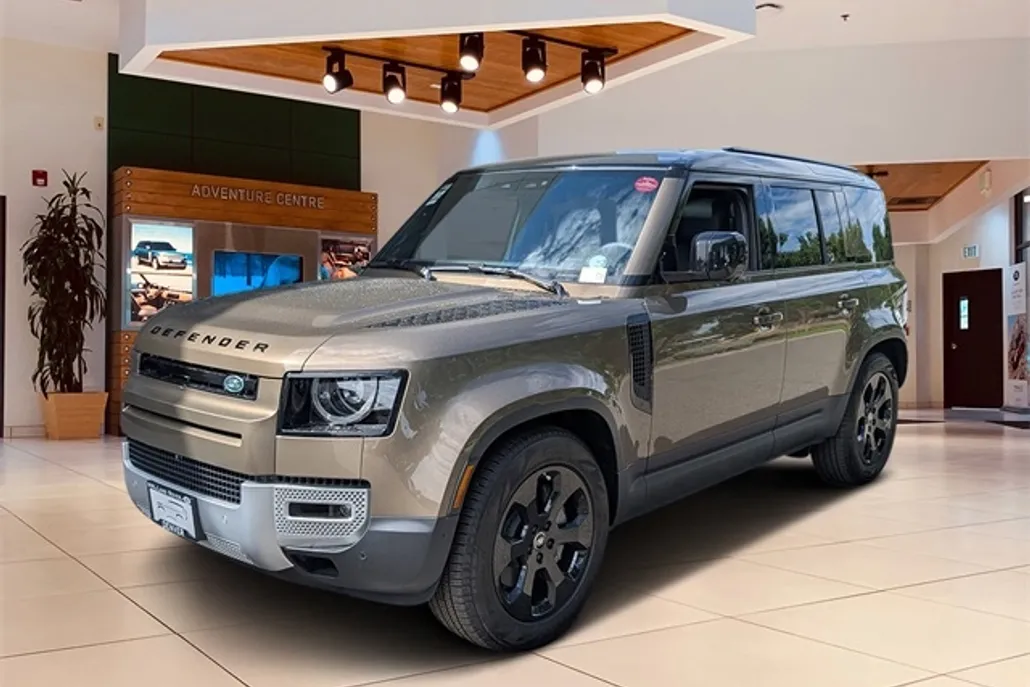 2025 Land Rover Defender 110 S photo 1
