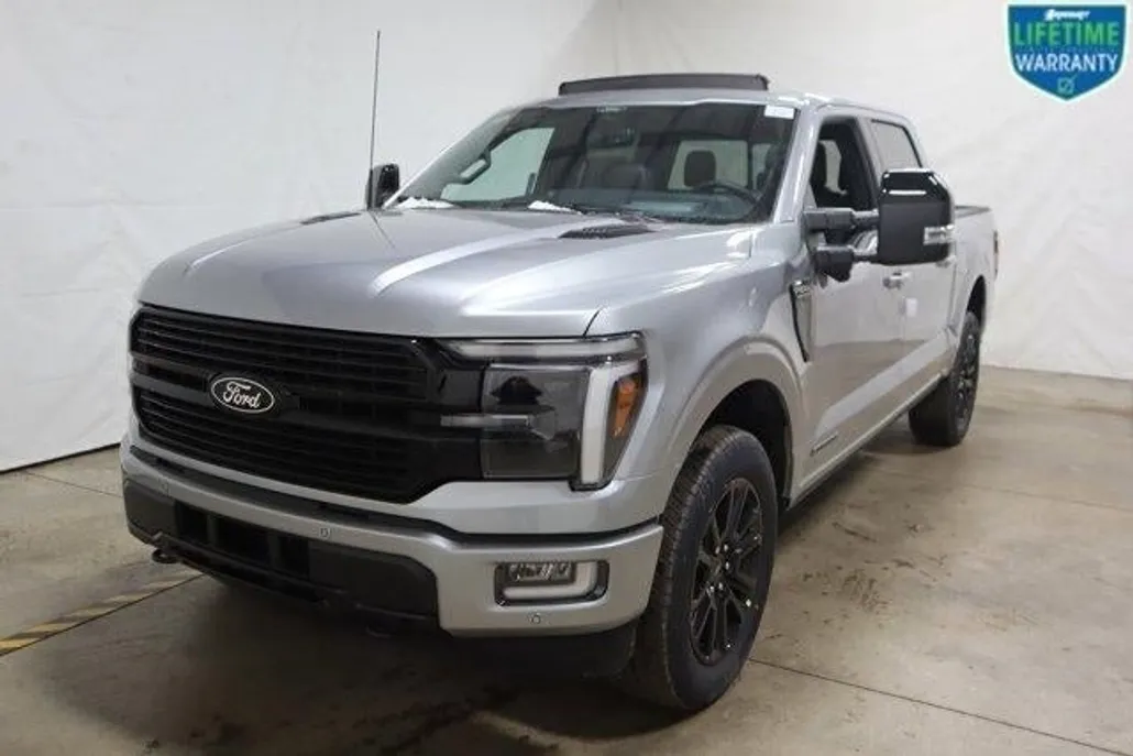 2025 Ford F-150 Platinum photo 1