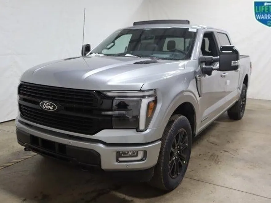2025 Ford F-150 Platinum photo 1