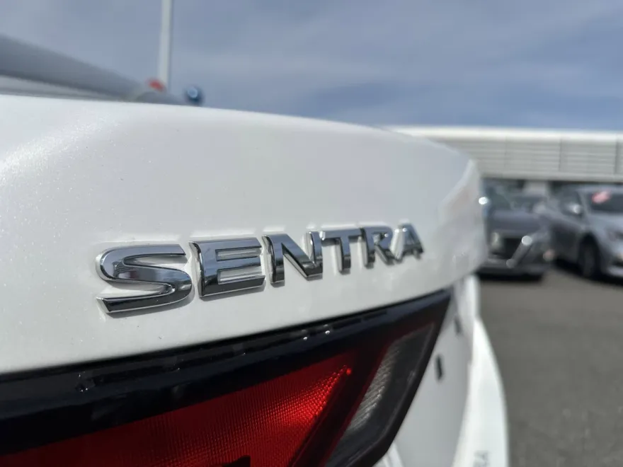 2023 Nissan Sentra SV photo 1