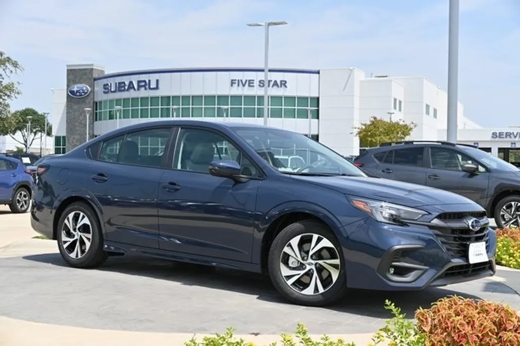 2025 Subaru Legacy Premium photo 1