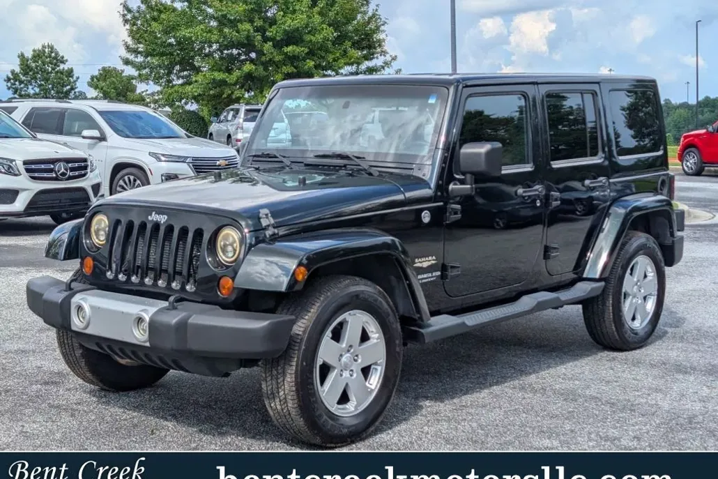 2012 Jeep Wrangler Unlimited Sahara photo 1
