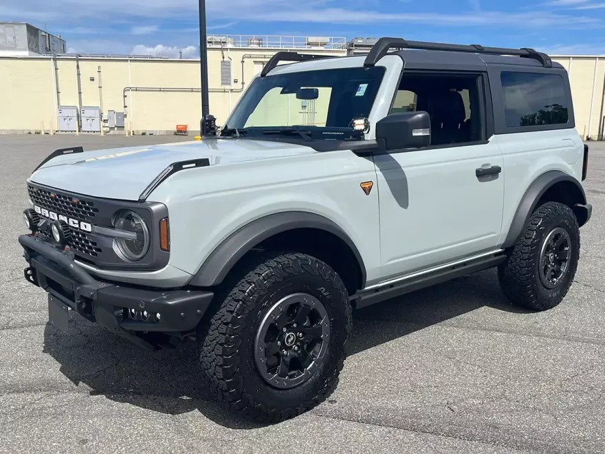 2023 Ford Bronco Badlands photo 1