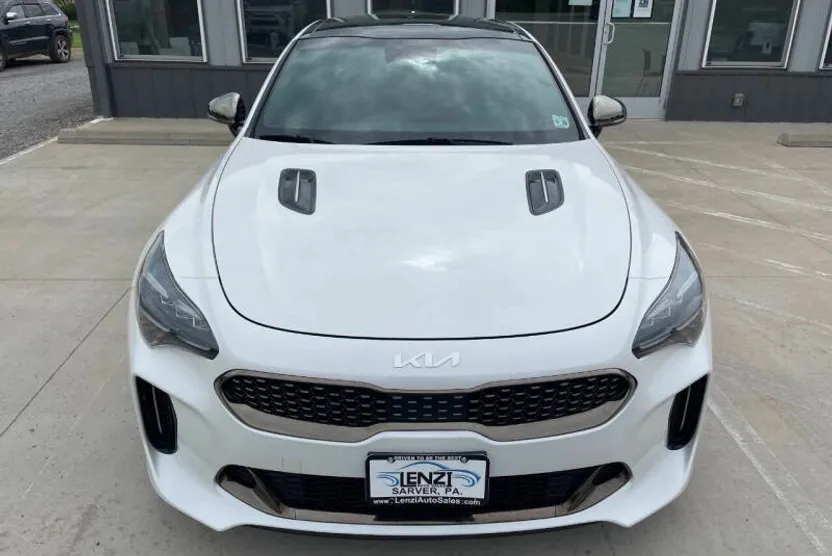 2022 Kia Stinger GT1 photo 1
