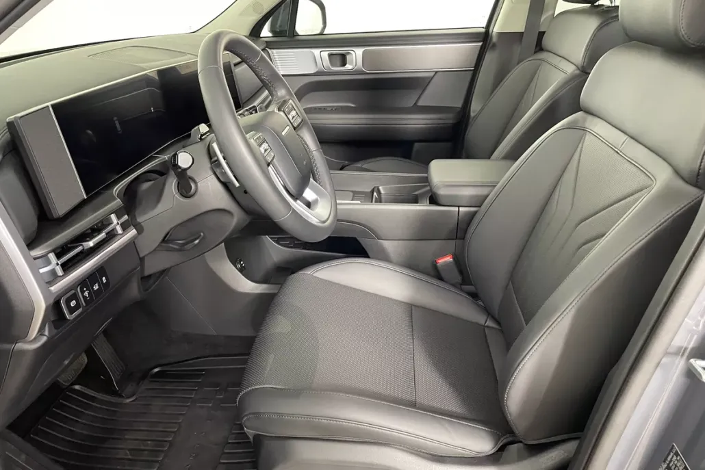 2025 Hyundai Santa Fe SEL photo 1