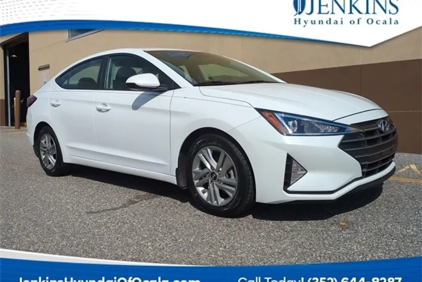 2020 Hyundai Elantra SEL photo 1