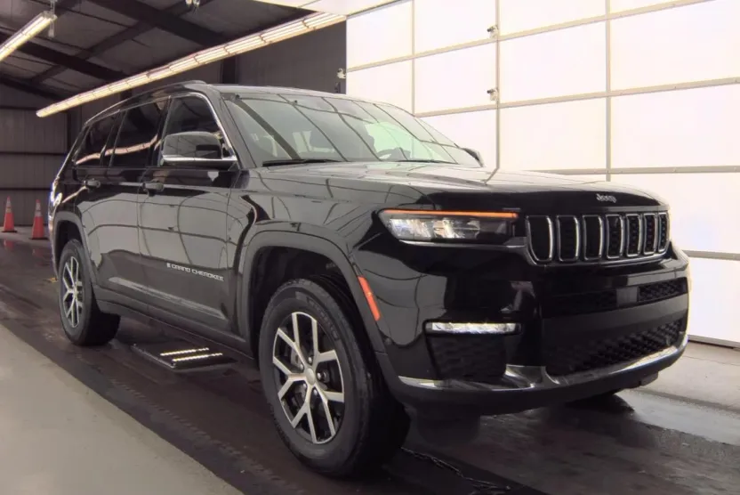 2024 Jeep Grand Cherokee Limited photo 1