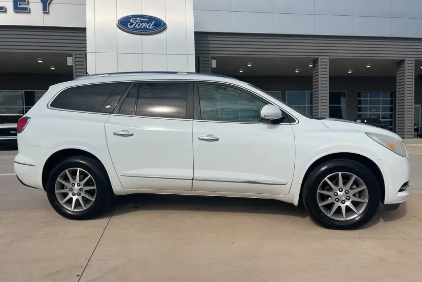 2016 Buick Enclave Leather photo 1