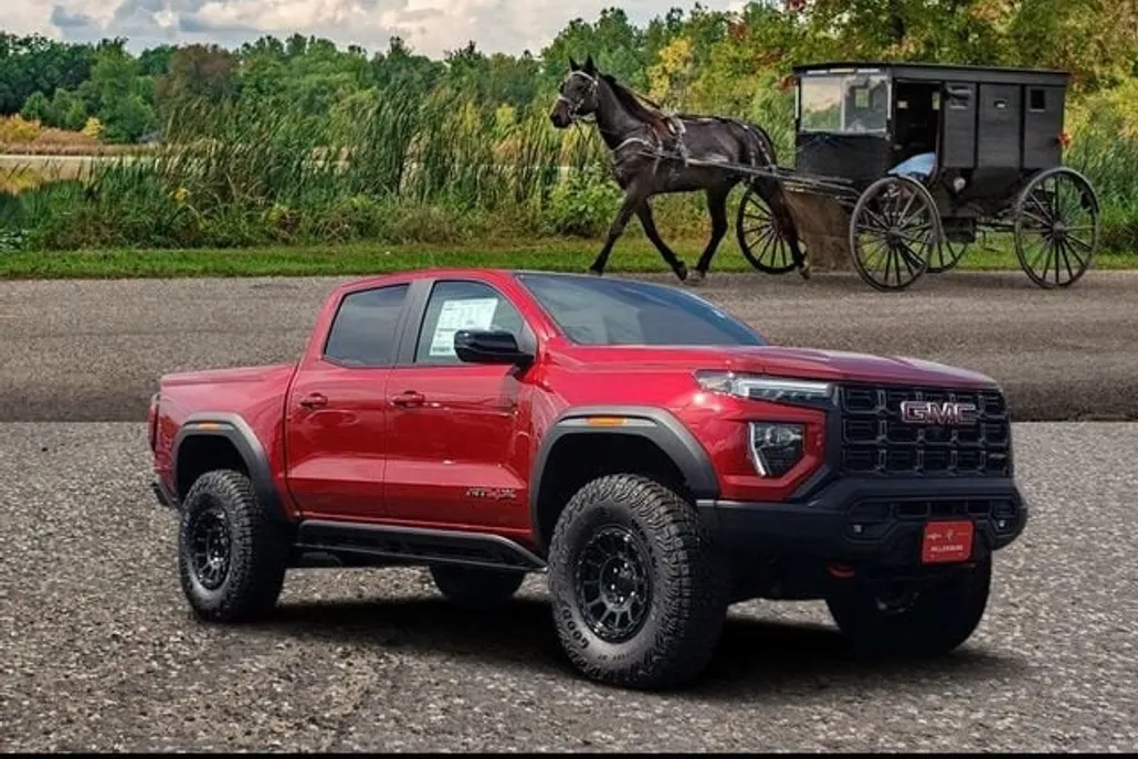 2024 Gmc Canyon AT4X photo 1
