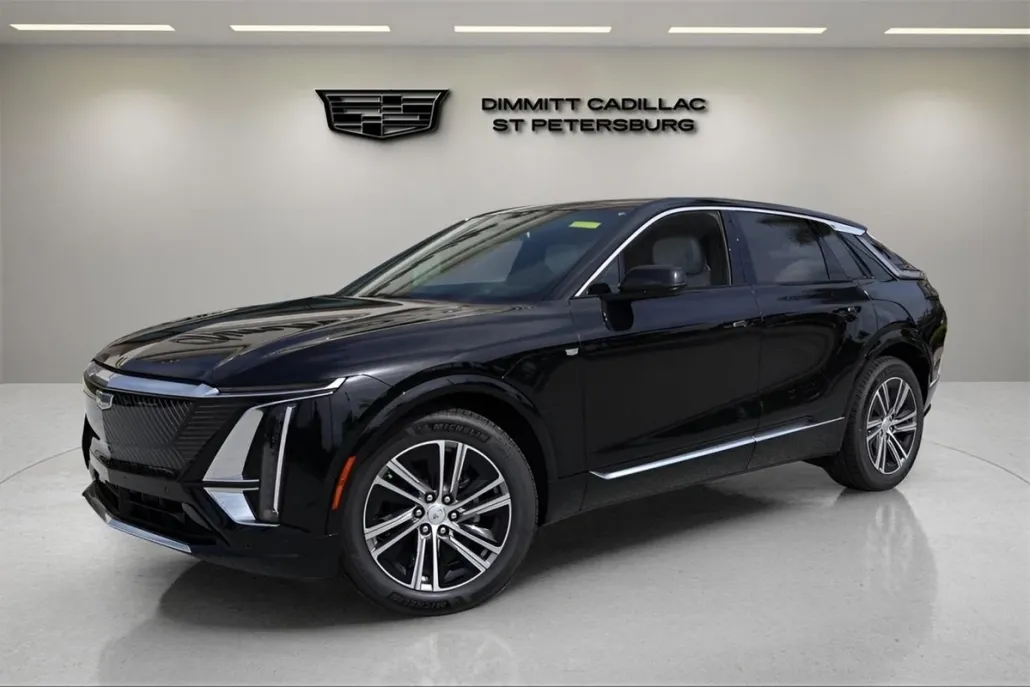 2025 Cadillac Lyriq Luxury photo 1