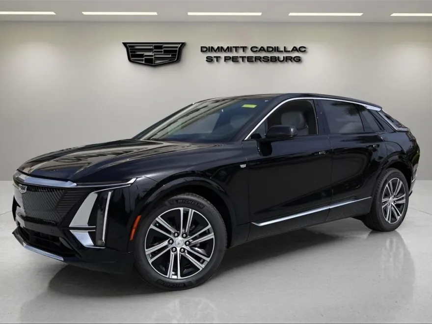 2025 Cadillac Lyriq Luxury photo 1