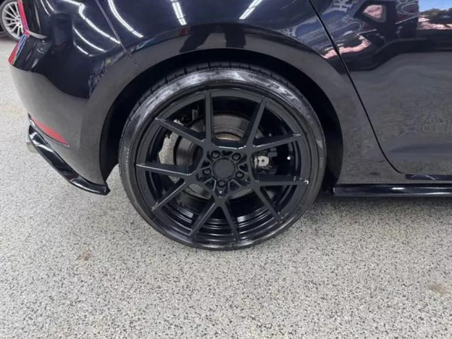 2018 Volkswagen Golf R Base photo 33