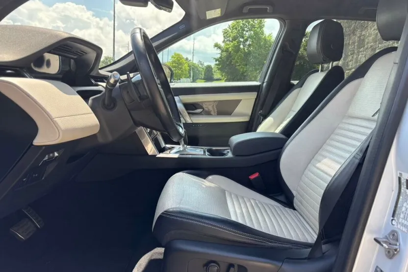 2020 Land Rover Discovery Sport SE R-Dynamic photo 1