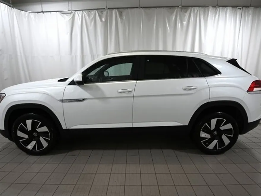 2026 Volkswagen Atlas Cross Sport SE Technology photo 1