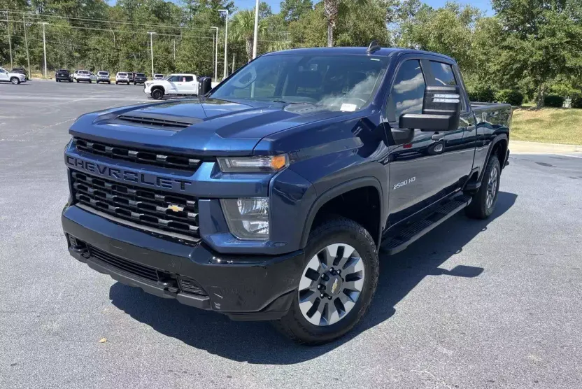 2022 Chevrolet Silverado 2500HD Custom photo 1