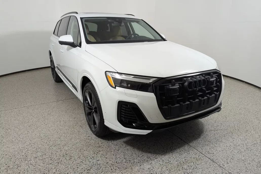 2025 Audi Q7 Premium Plus photo 1