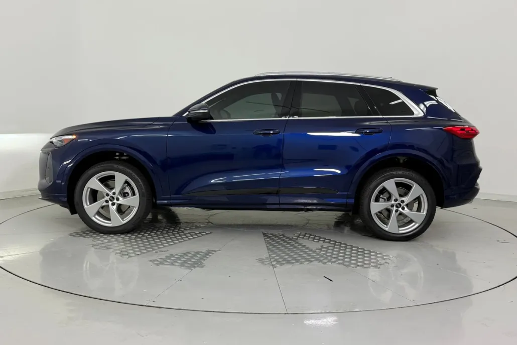 2025 Audi Q5 2.0T Premium Plus photo 1