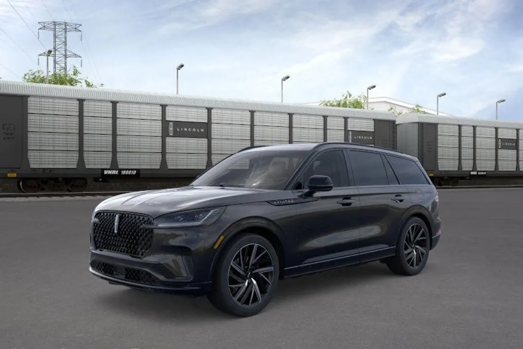 2025 Lincoln Aviator Black Label photo 1