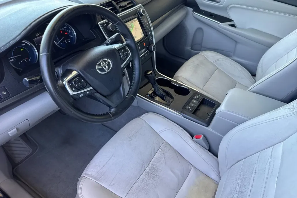2016 Toyota Camry Hybrid XLE photo 1