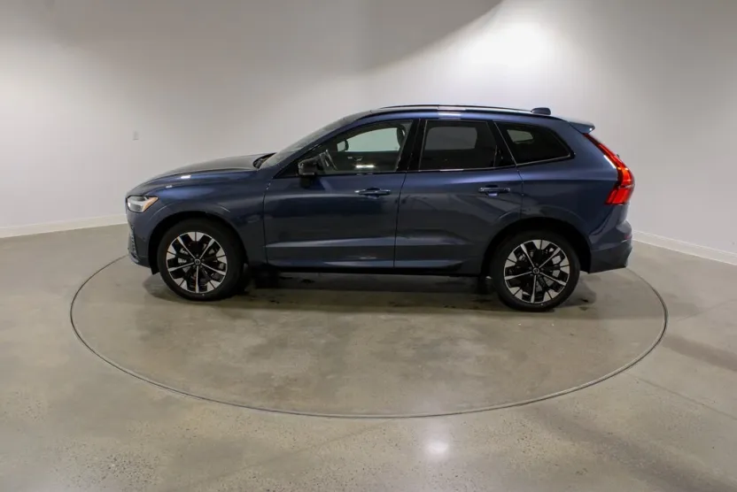 2026 Volvo XC60 B5 Plus photo 1