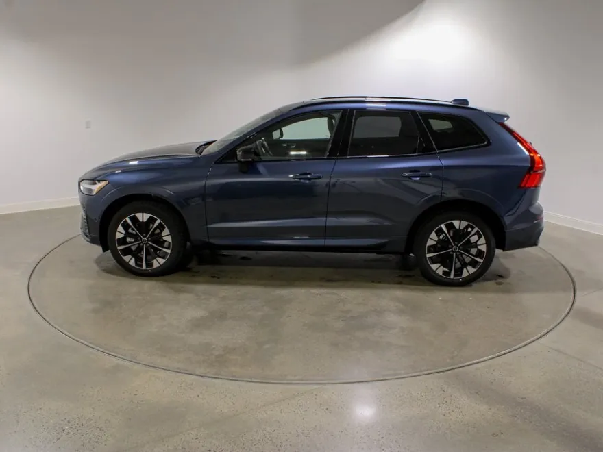 2026 Volvo XC60 B5 Plus photo 1