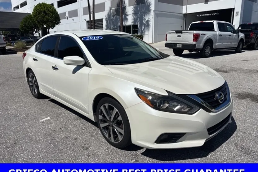 2016 Nissan Altima 2.5 SR photo 1