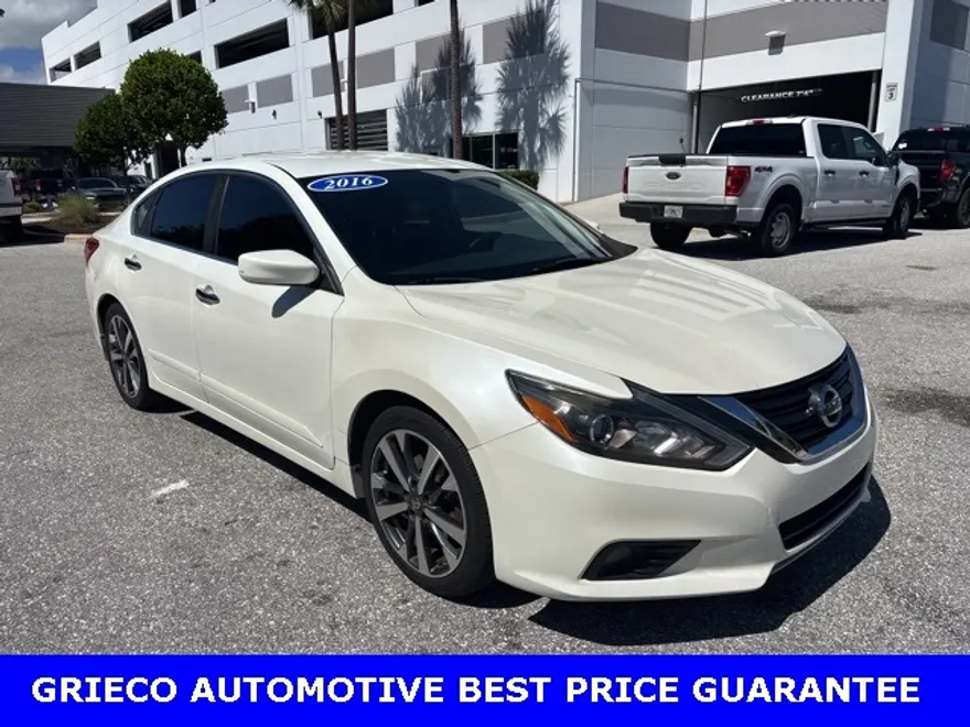 2016 Nissan Altima 2.5 SR photo 1