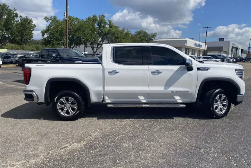 2022 Gmc Sierra 1500 SLT photo 1