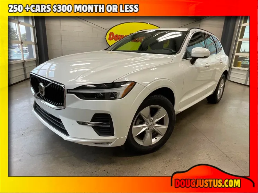 2022 Volvo XC60 Momentum photo 1