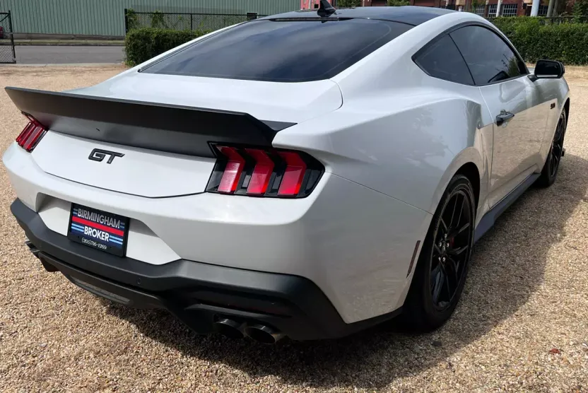 2024 Ford Mustang GT photo 1