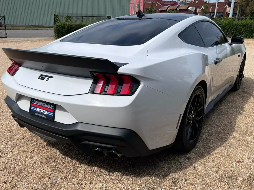 2024 Ford Mustang GT photo 1