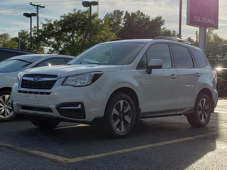 2018 Subaru Forester 2.5i Premium photo 1