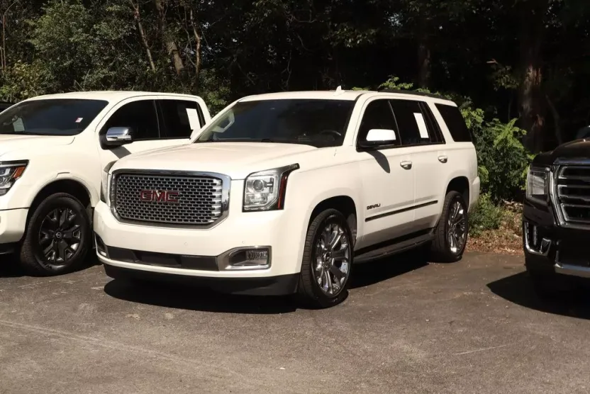 2017 Gmc Yukon Denali photo 1