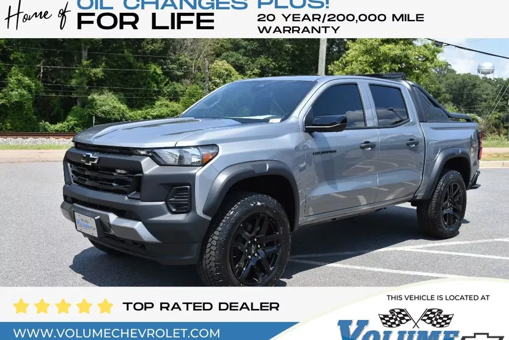 2025 Chevrolet Colorado Trail Boss photo 1