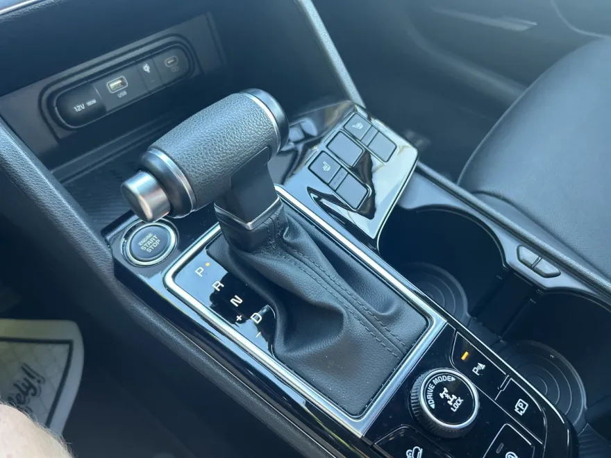 2023 Kia Sportage X-Line photo 1