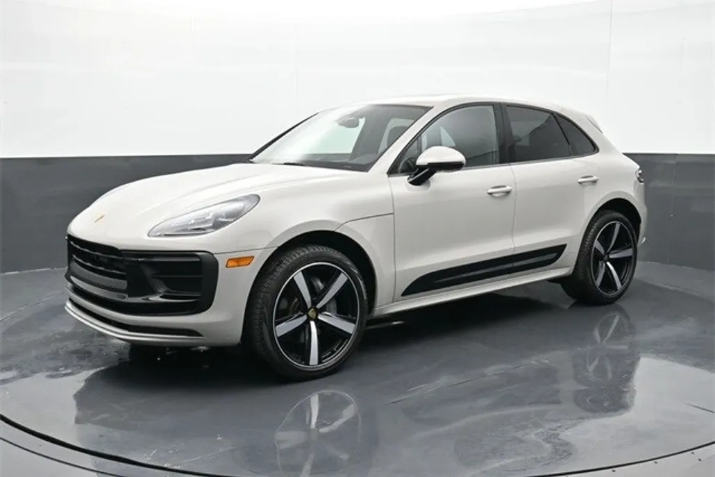 2022 Porsche Macan photo 1