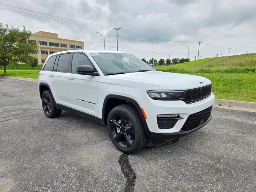 2025 Jeep Grand Cherokee Limited photo 1